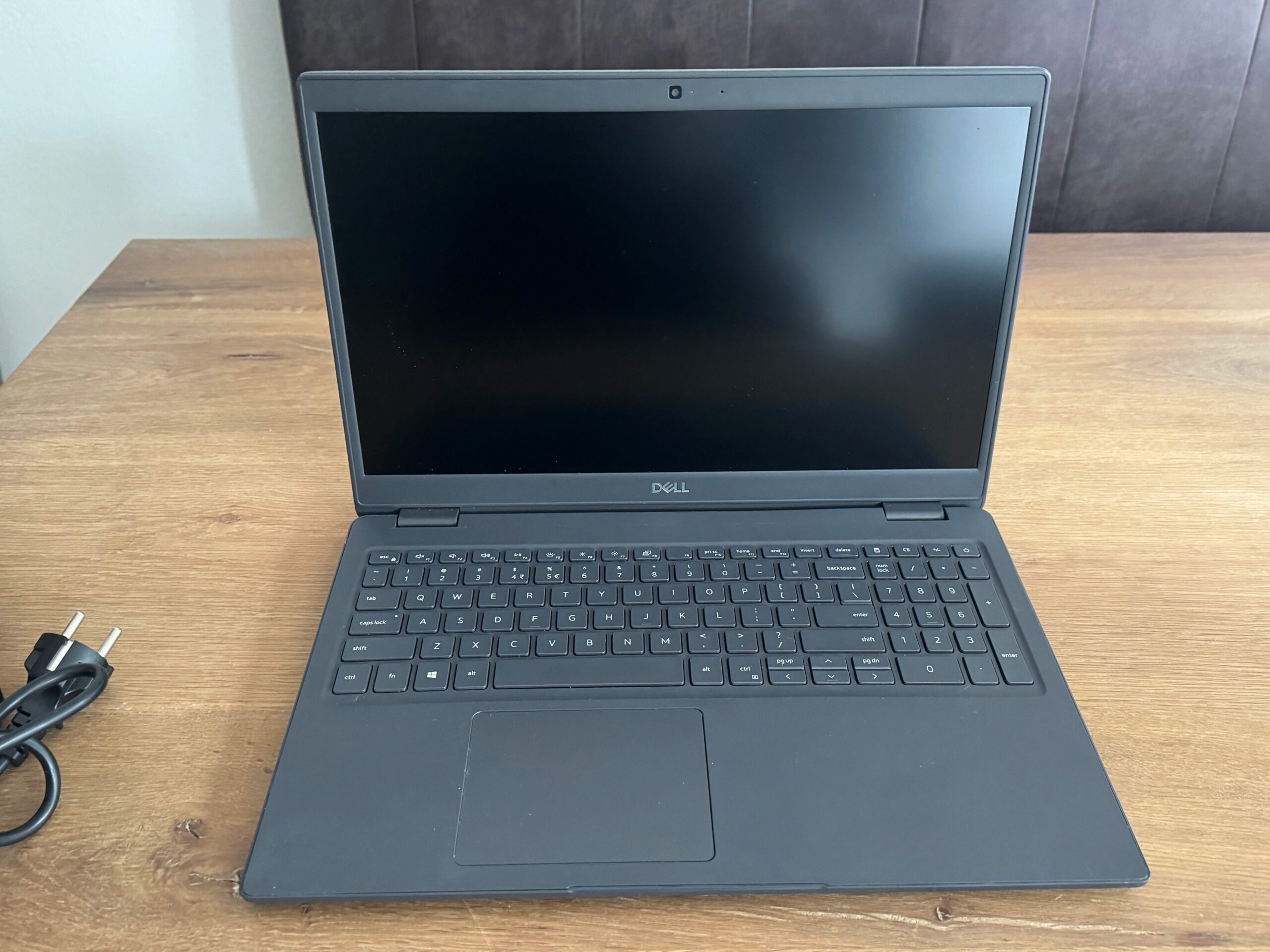 Dell Latitude 3510 i5-10th 8GB 256GB 15″ – \_ MENEER LAPTOP